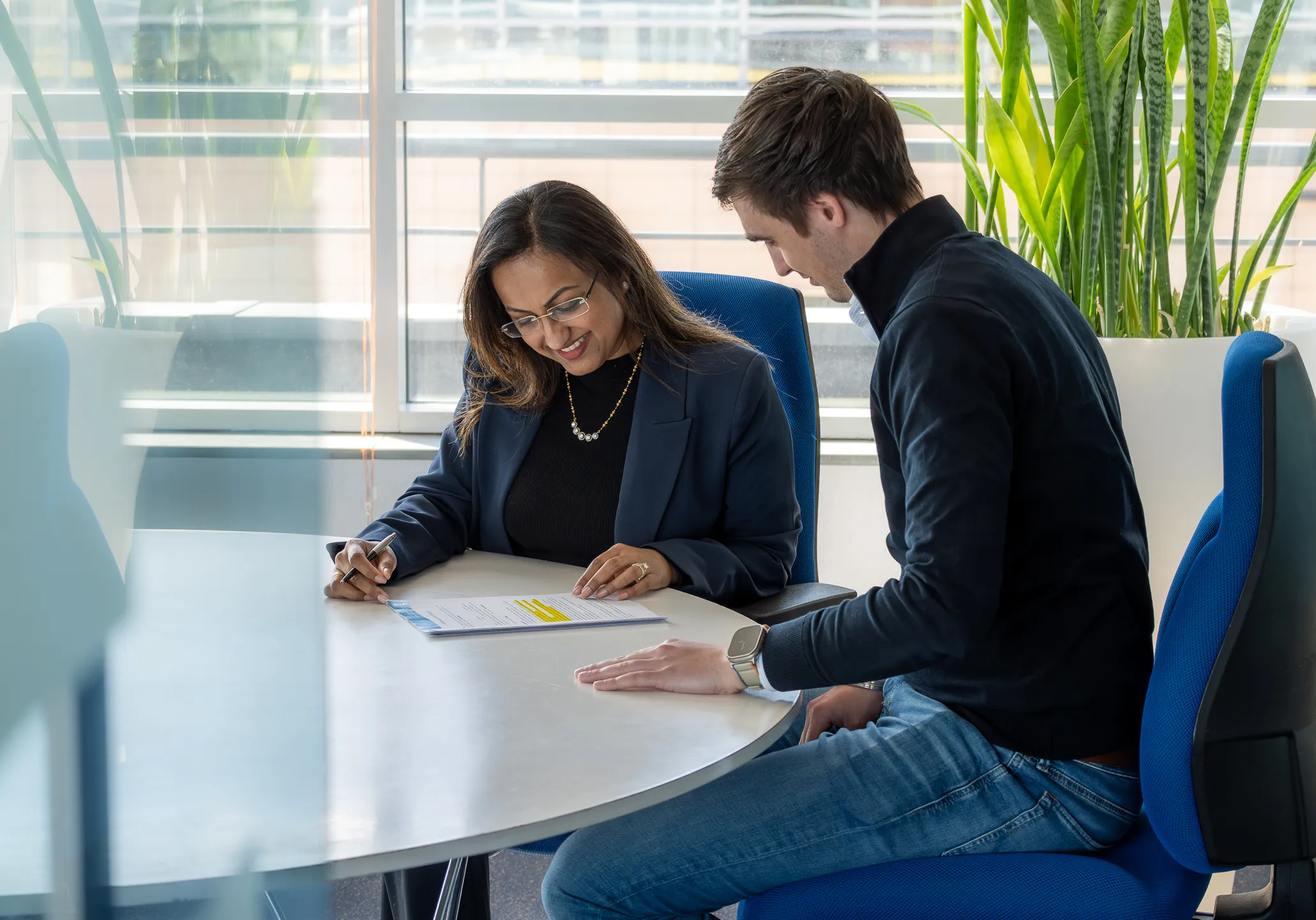Foto van gesprek met KBenP Opdracht Adviseurs